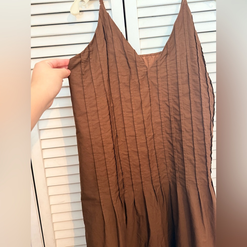 Brown sleeveless dress